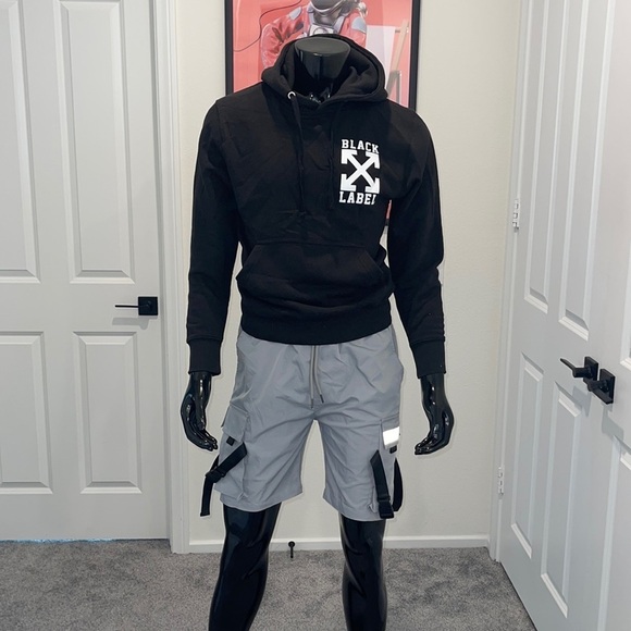 Black Label essential Hoodie - Picture 1 of 7